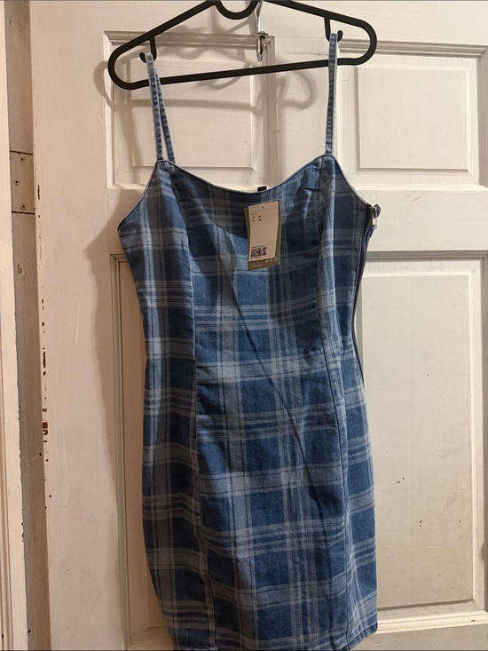 H&M Dresses & Skirts - NWT H&M Blue Plaid Spaghetti-Strap Mini Dress - size Medium
